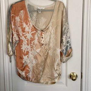 Diane Von Furstenberg 100% Silk Size 8 Like New